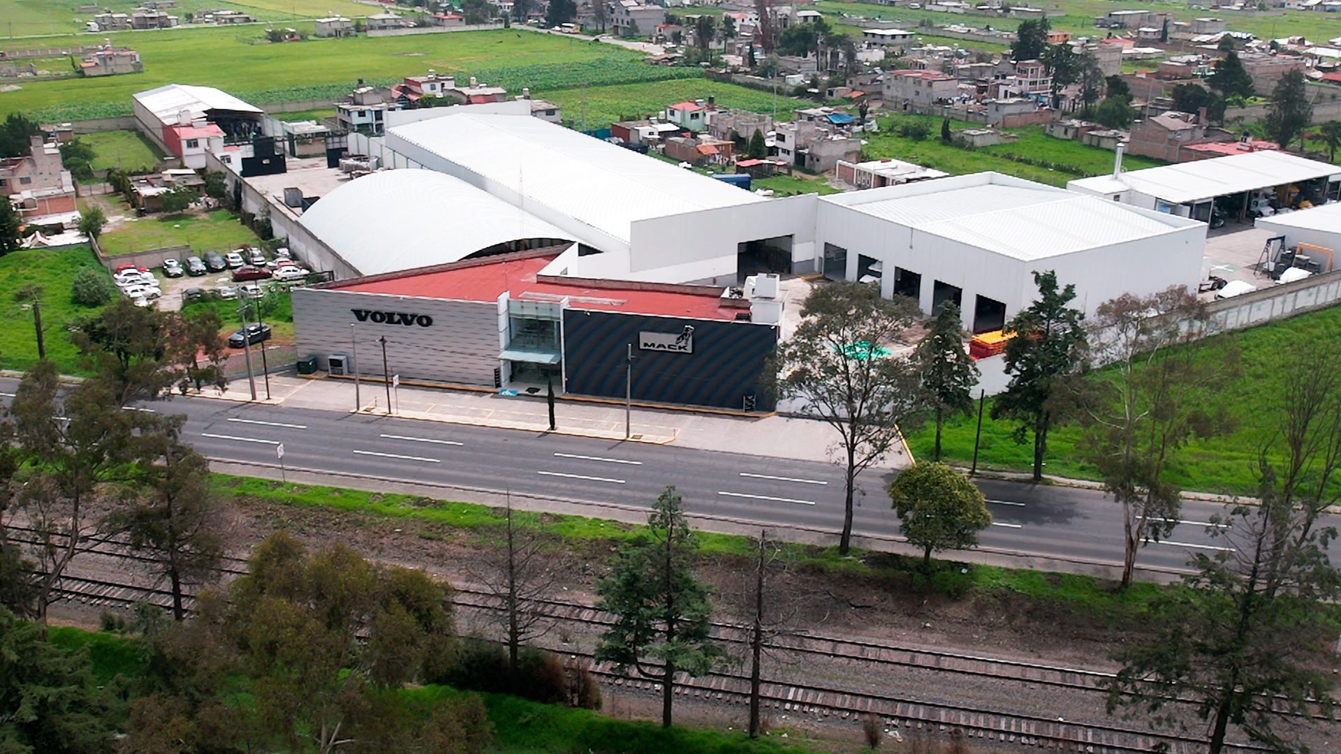 Vista aérea del centro Volvo Mack